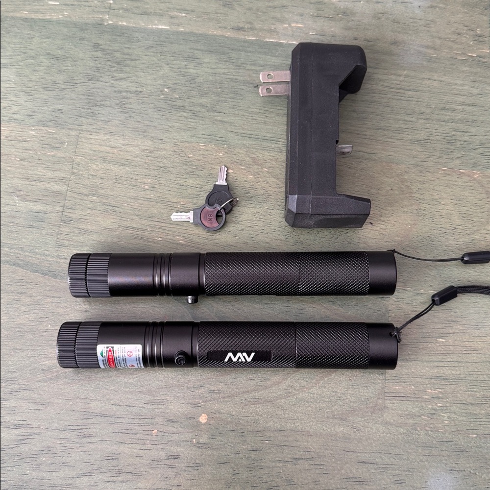 Green Laser Pointer, 2 for 1!!! - Picture 2 of 8
